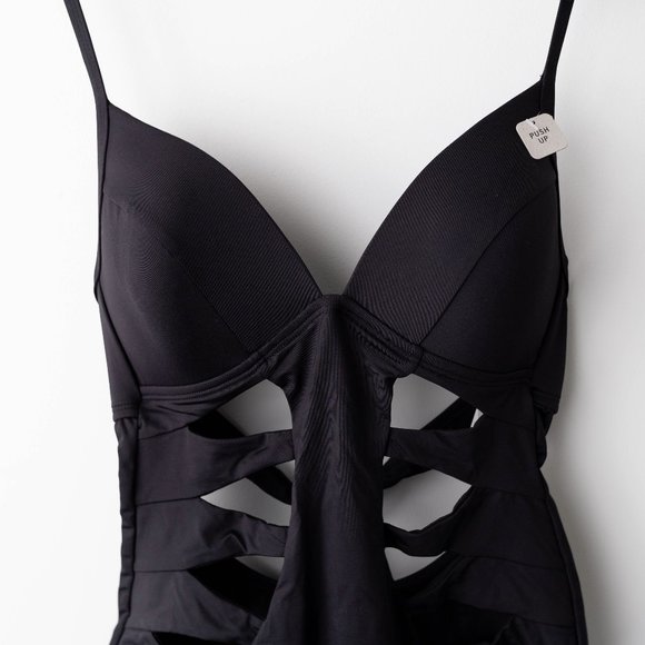 Kenneth Cole | Tummy Toner Cutout Swimsuit | M - Picture 7 of 10